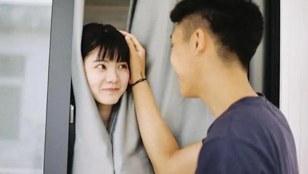 对你动了真情的男人,才会给你这4个“特殊待遇”,不爱装不出来