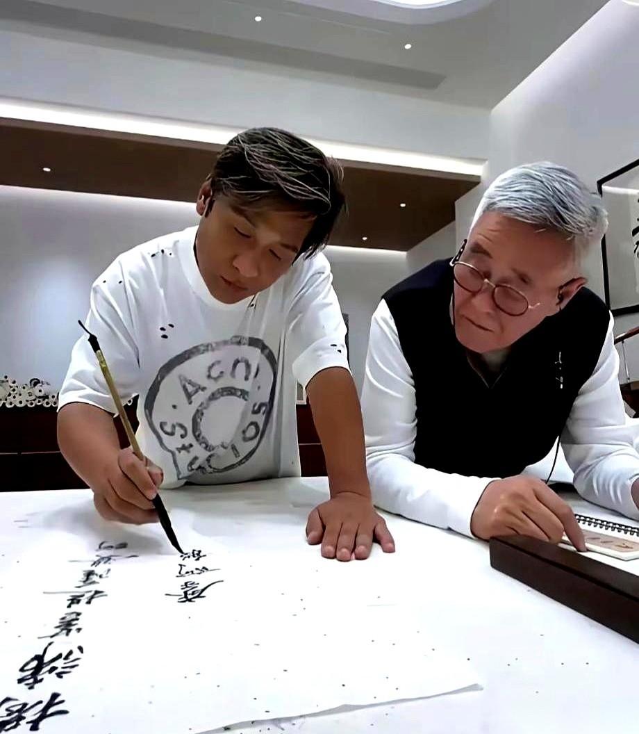 有人当着面问赵本山：“这么多徒弟，你最疼哪个？”他连半秒都没犹豫，脱口而出：“