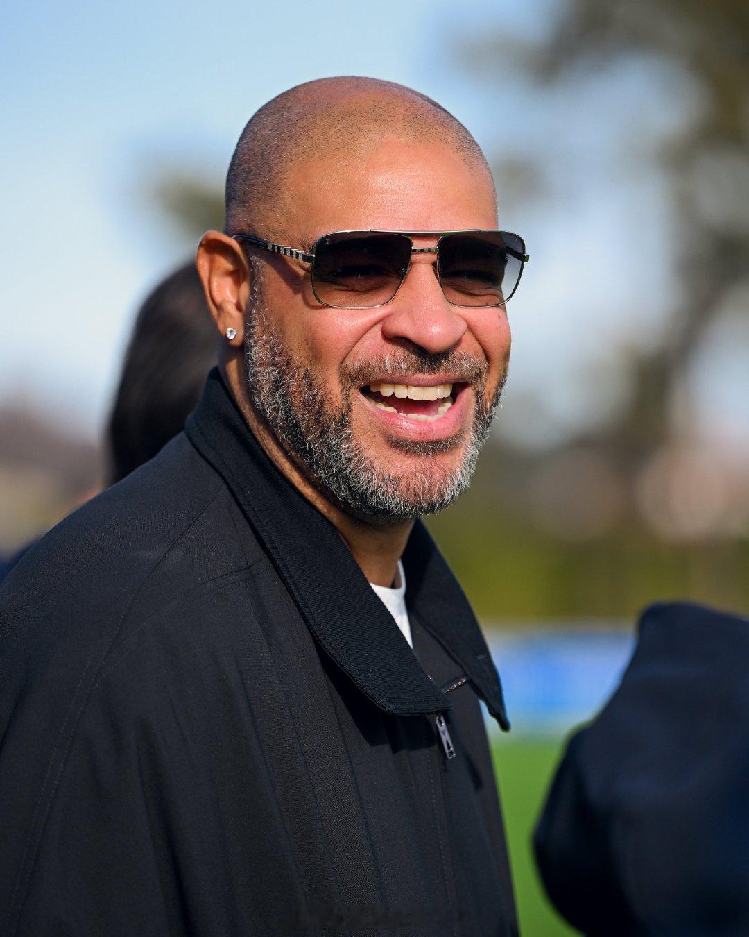 【老成这样】现年43岁的前巴西国脚中锋阿德里亚诺，重返老东家国际米兰参观，在训练