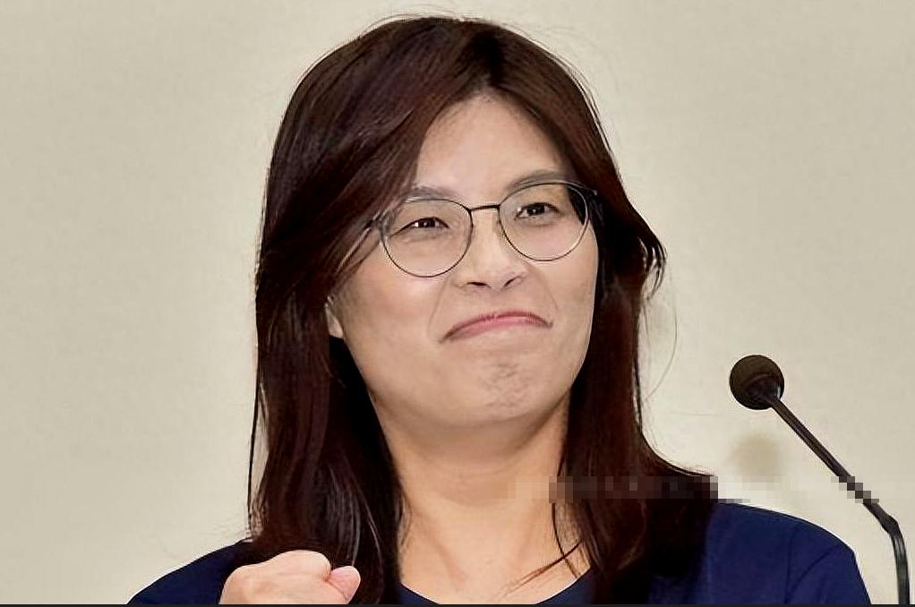 郑丽文即将访陆,特朗普公然“交易”台湾!暗示赖清德别添乱! 特朗普称“大陆不
