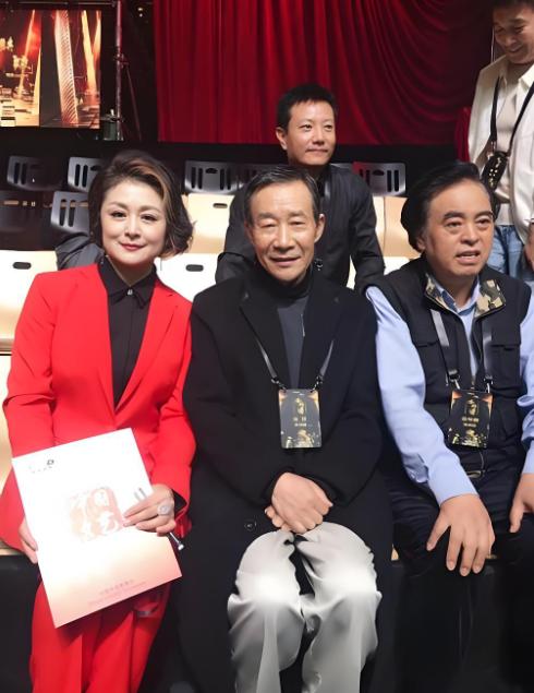 一次，李雪健在接受采访时，突然提及曾合作过的演员于和伟，他直言：“这人骨子里坏得