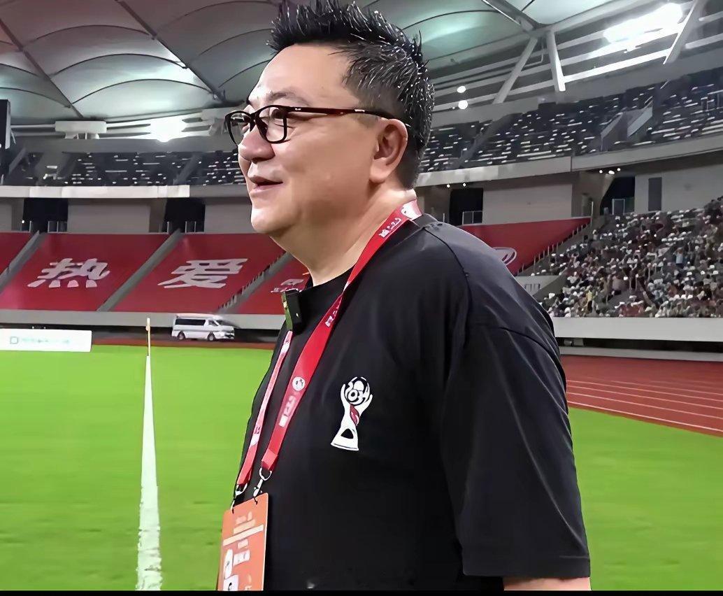 董路最近干了件硬气事：好几家企业找他合作，全拒了，就因为跟比亚迪有约在先。之前比