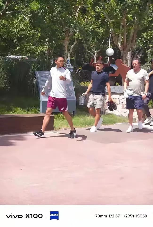 海港来了新援武磊的西班牙人队的前队友即将加盟海港。实力肯定有的，但是是不