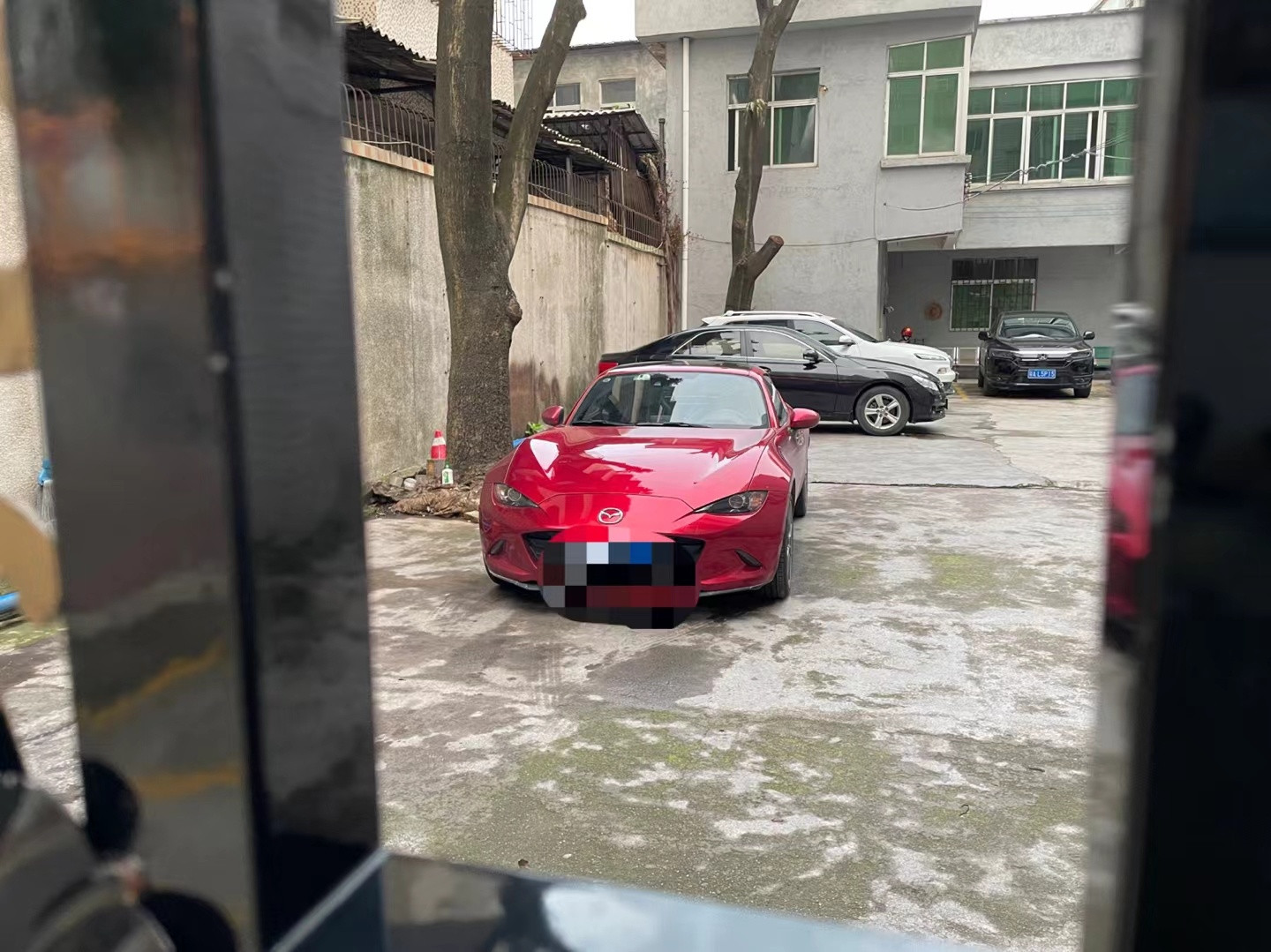 再聊聊我非常喜欢的跑车马自达MX-5。这车要是真的能被长马官方引进，我希望是这样