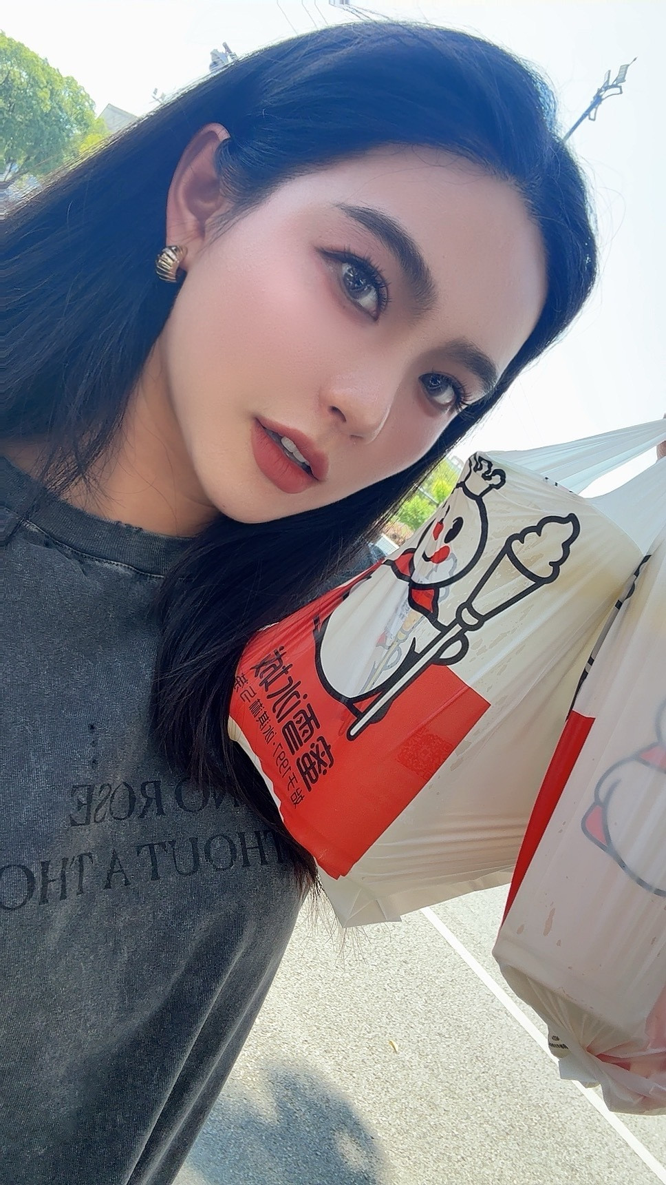 热化了热化了热化了！！！！给团队买冷饮还得是雪王啊刚才去瑞幸咖啡他们的冰🧊