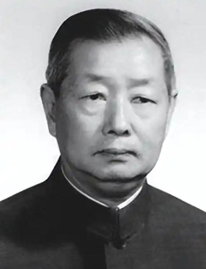 1971年7月，中国大使张伟烈正在摩洛哥王宫参加盛宴，突然大批士兵冲进来疯狂扫射