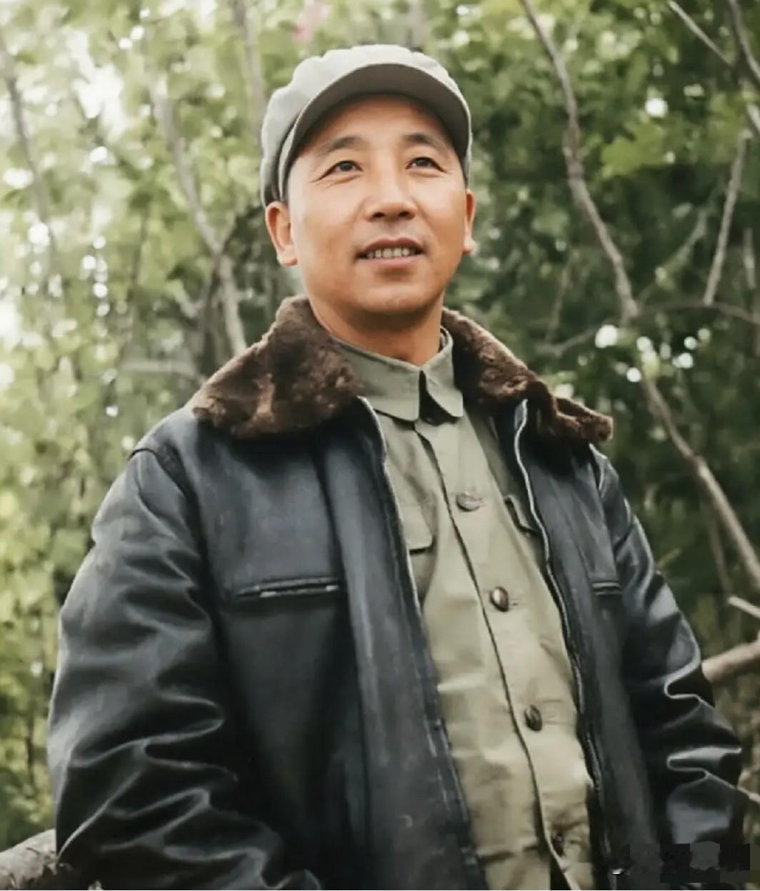 他一生最著名的战例是担任上甘岭战役总指挥，一战成名。1955年，授开国中将，是我