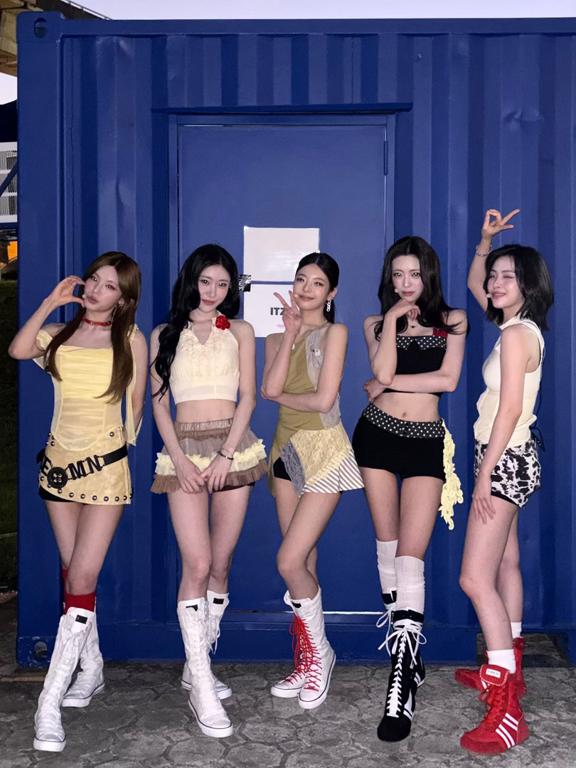 ITZY🫧五人五色itzy【260926】itzy.all.in.u