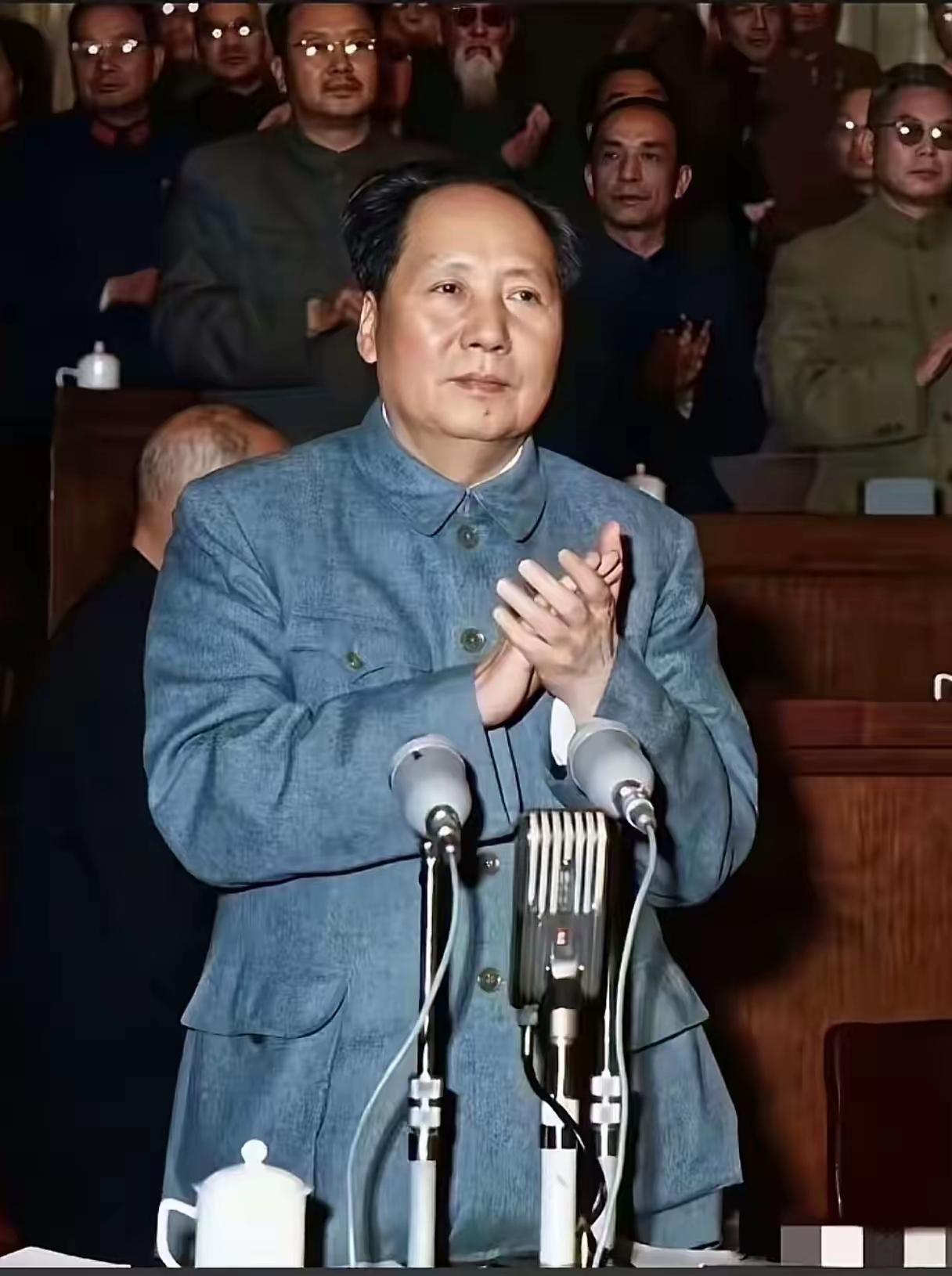 谁的青春没被毛主席的诗句点燃？这5句，刻在中国人骨子里！提起毛主席的诗，哪