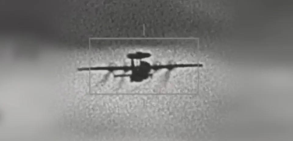 空警-500遭台军F-16“锁定”？“台独”走投无路，用P图当战果据多家台媒