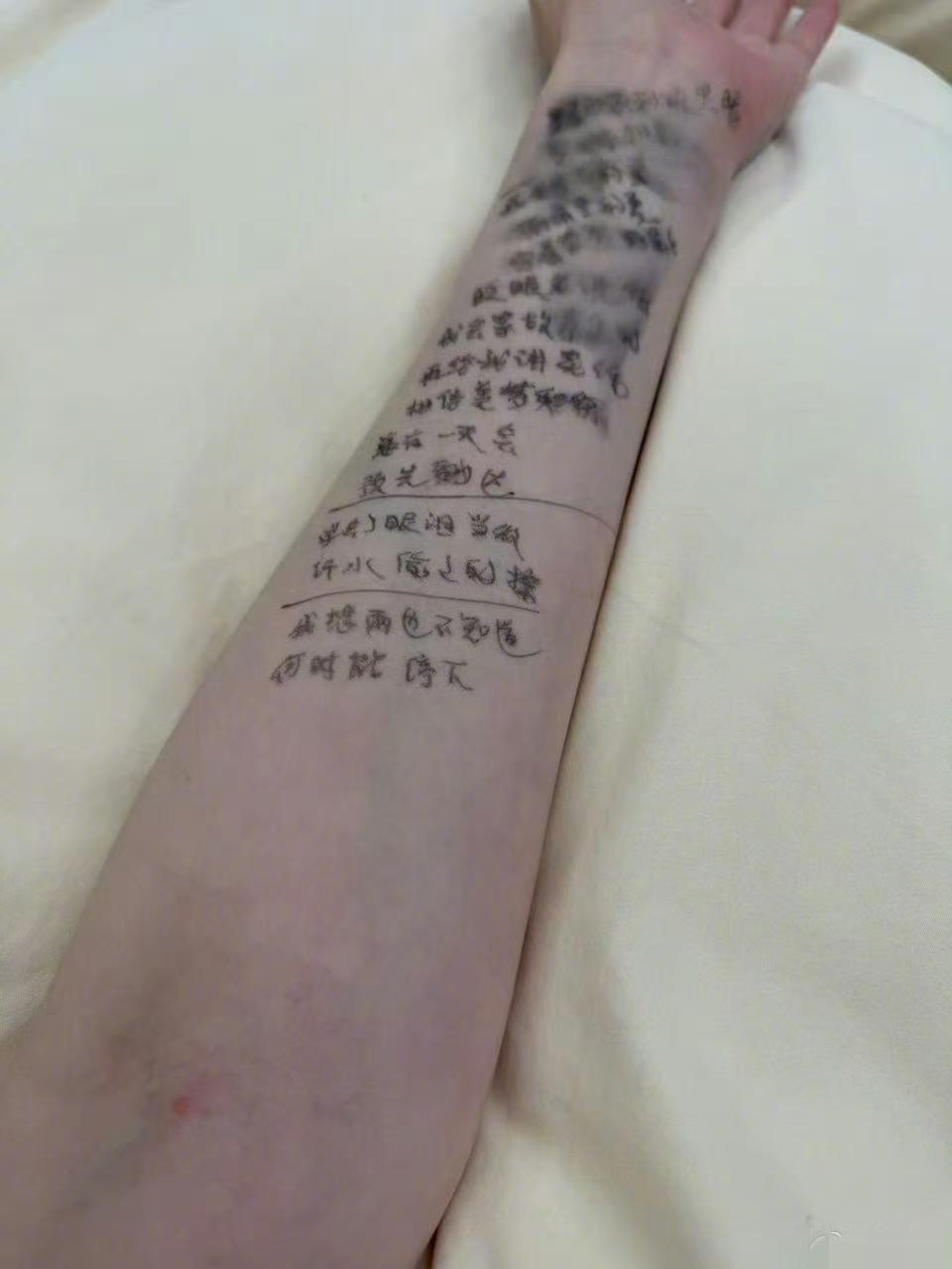 终于心里平衡了，李小冉原来不是不老女神，哪怕外表再年轻，她的这一点也实实在在