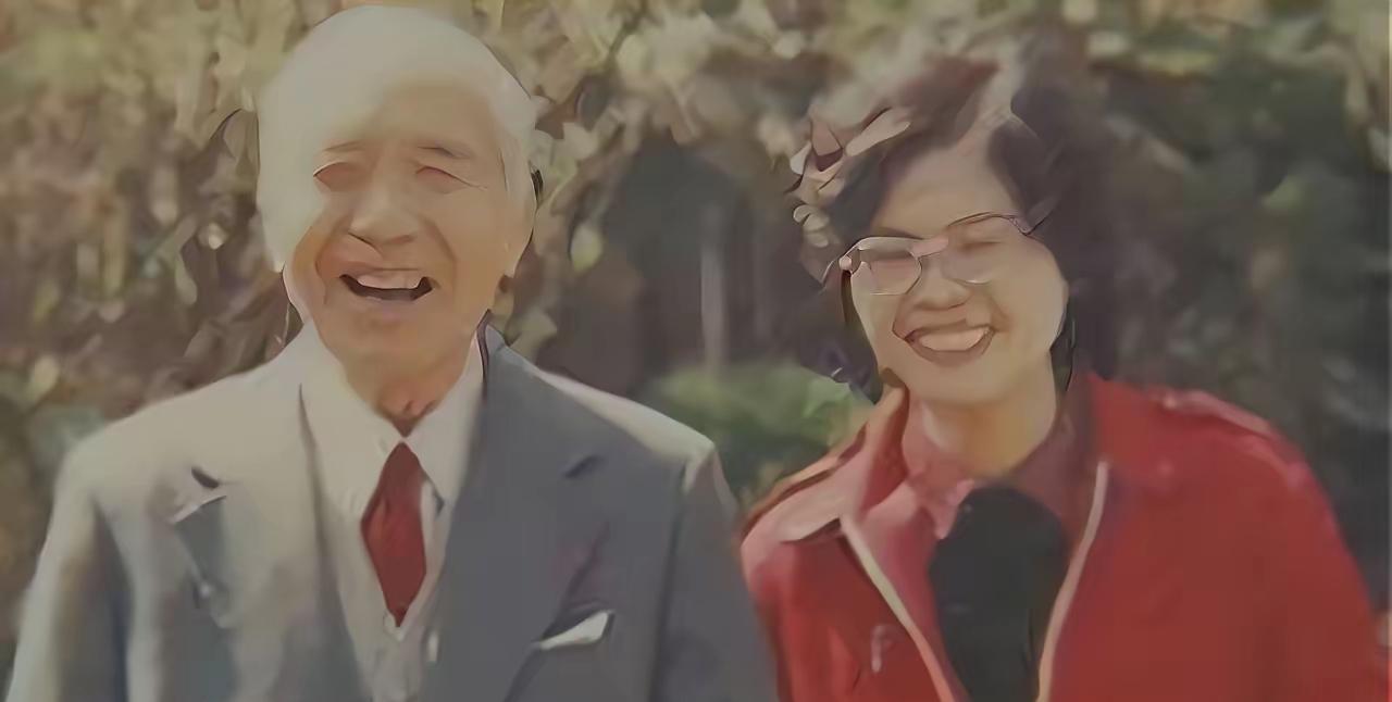 1987年深夜，85岁的老人喝醉了酒，一把抱住了身边23岁的小保姆。令人惊讶的是