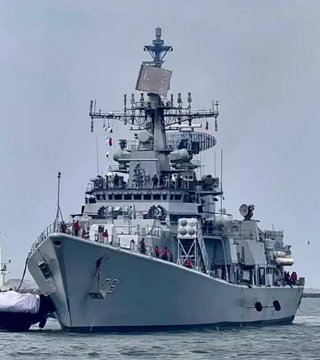 阿三要到南海搞事。印度海军的导弹驱逐舰“德里”号（D61）、护卫舰“Kiltan