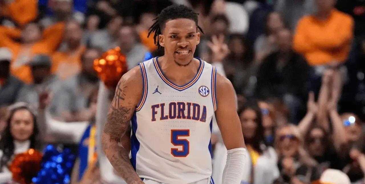 依旧是后卫！在2025年的NBA选秀大会当日，勇士用从灰熊得到的56号签选中了佛