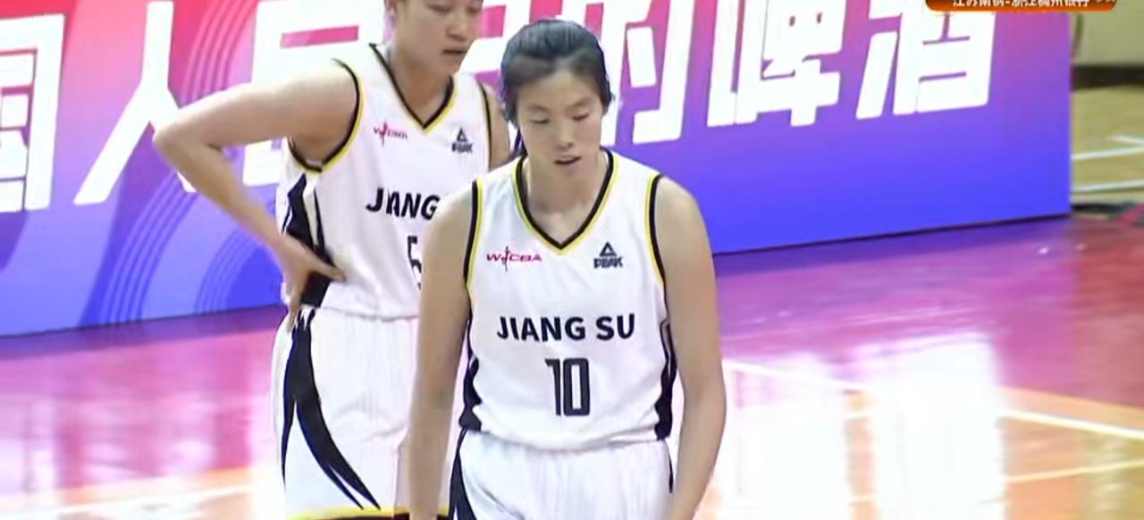 2月10日晚，WCBA俱乐部杯A组第五轮，江苏南钢90-62浙江稠州银行，江苏以