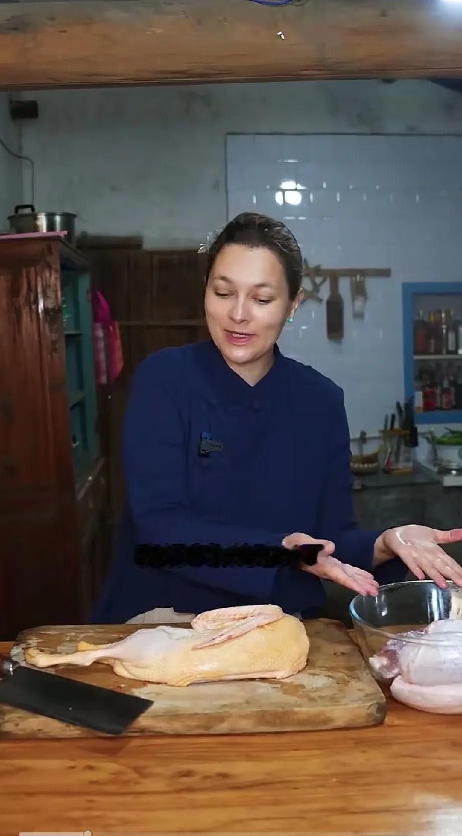 我的天，奇娜天天这样做美食，不会把家里吃穷吧？大家都知道，奇娜是阿根廷嫁入福建