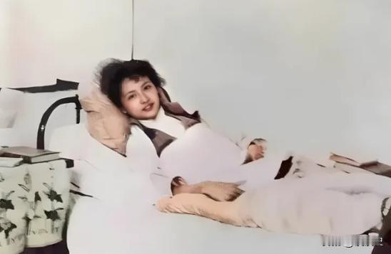 1929年，林徽因刚生了孩子，被撑大的肚子还没恢复，梁思成却拿起相机一顿拍！19