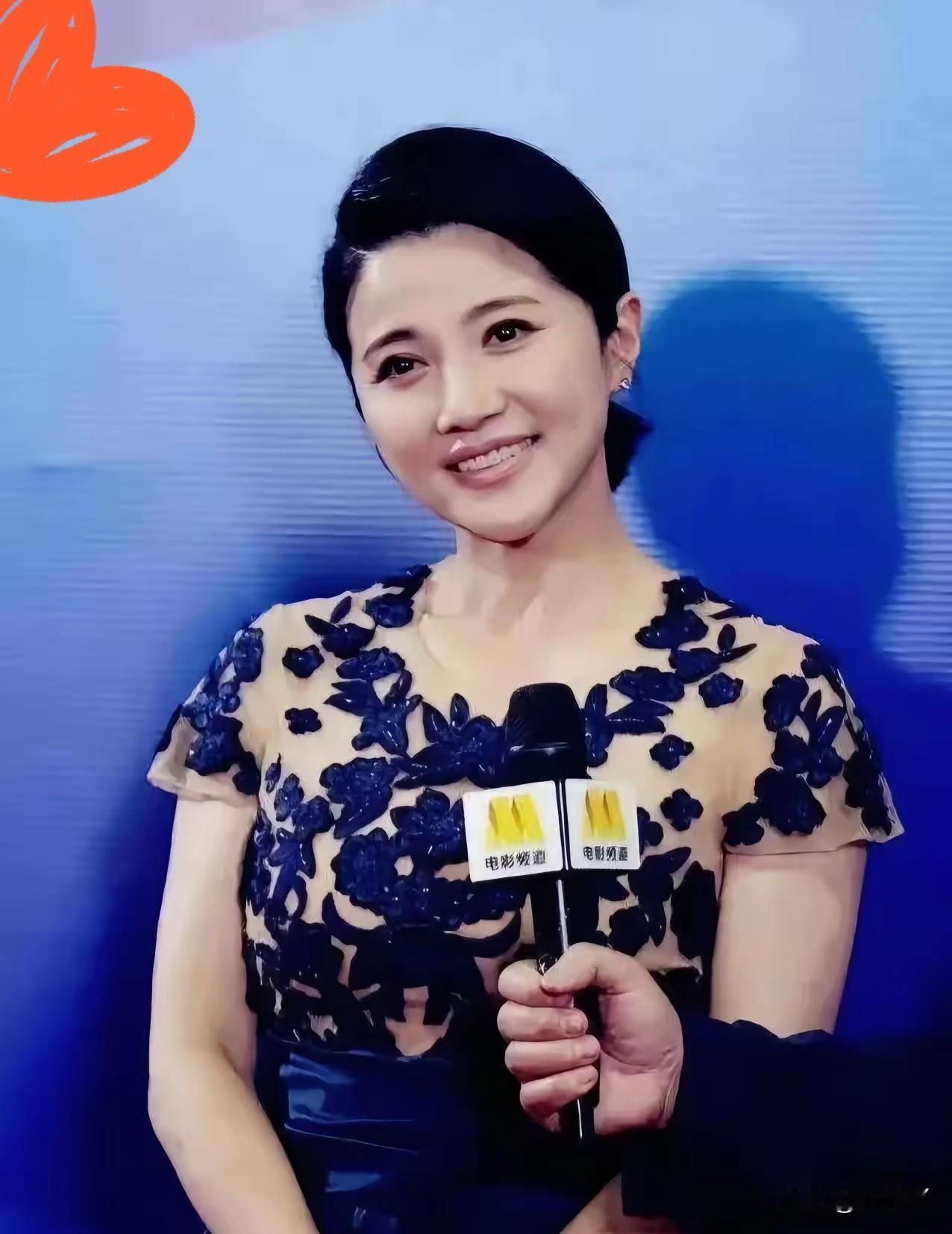 李乃文又要坐不住了​他怎么也没想到​颜丙燕都已经52岁的人了，这一次居然整了