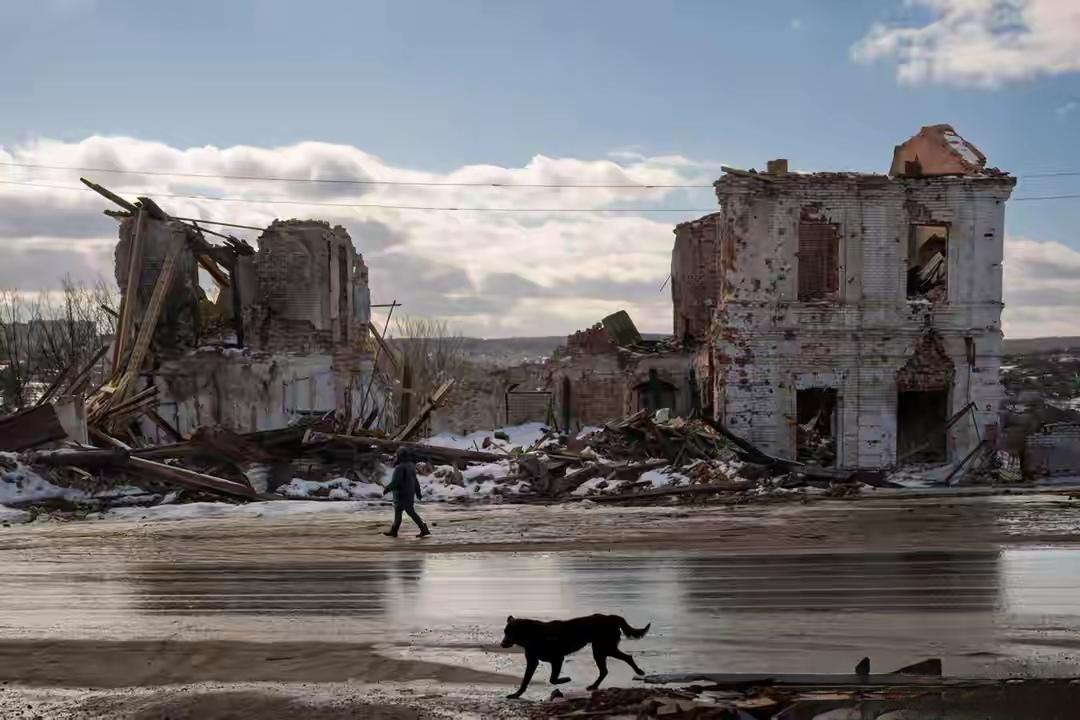 俄军士兵被包围百日后惨死，俄官方保持沉默，重要节点或再失守。“东方”营指挥官