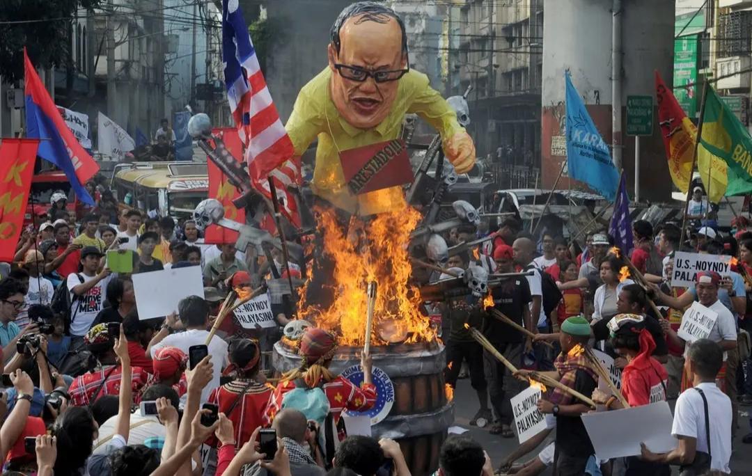 冲突一触即发，15万菲军划禁区，不准马科斯当总统，人民开始掀桌 菲律宾政坛这