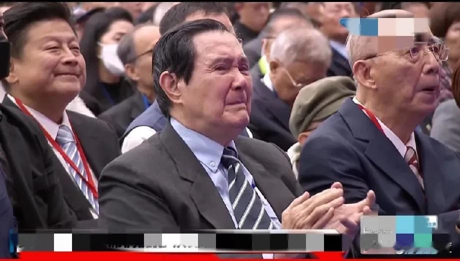 昨天两个人之哭引发岛内热议，马英九为光明的期许而哭，林岱桦为暗黑的打压而哭。马英