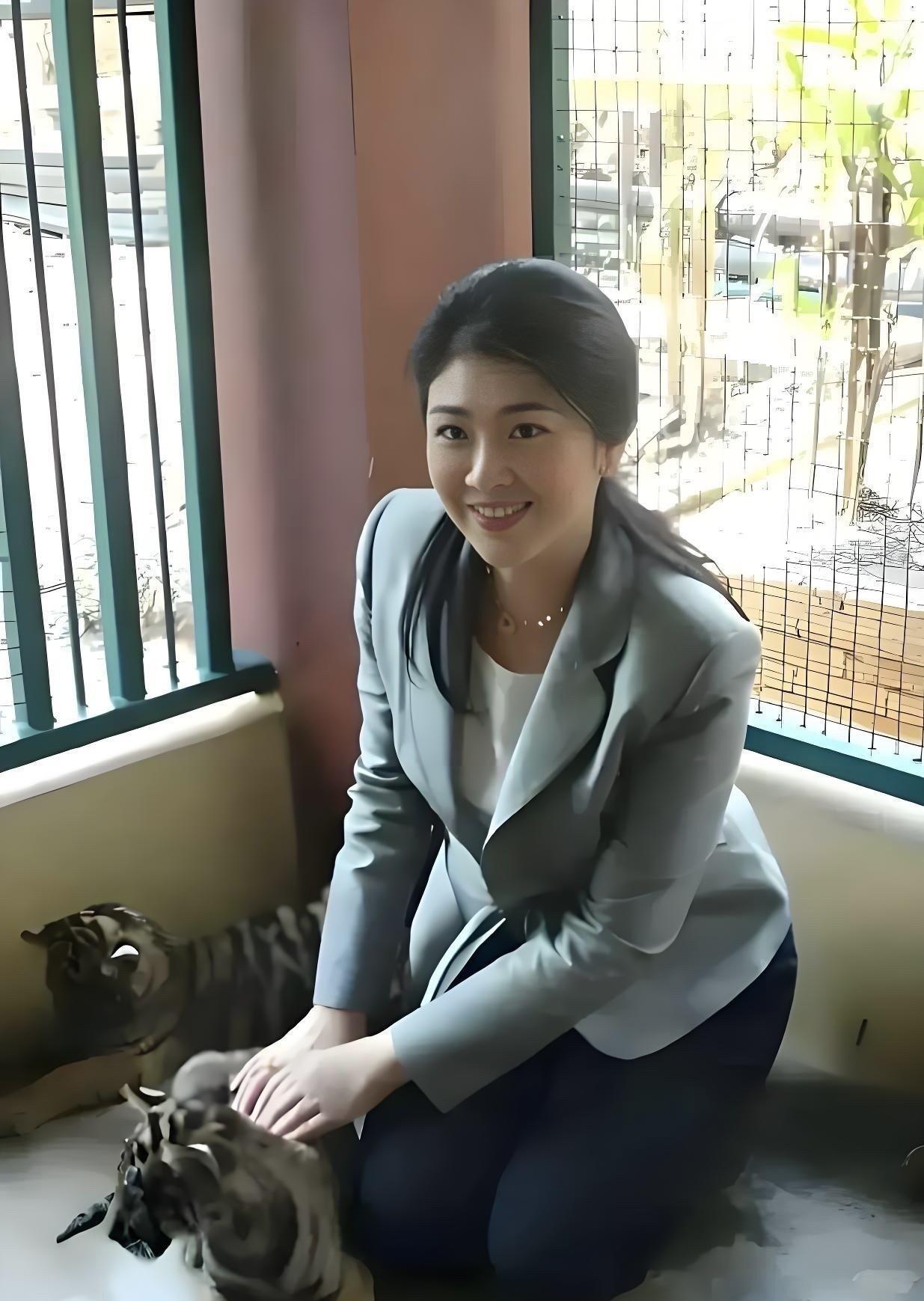 放眼整个娱乐圈，颜值比她还完美的女明星找不出第二个了，长得比陈红漂亮，气质又比朱