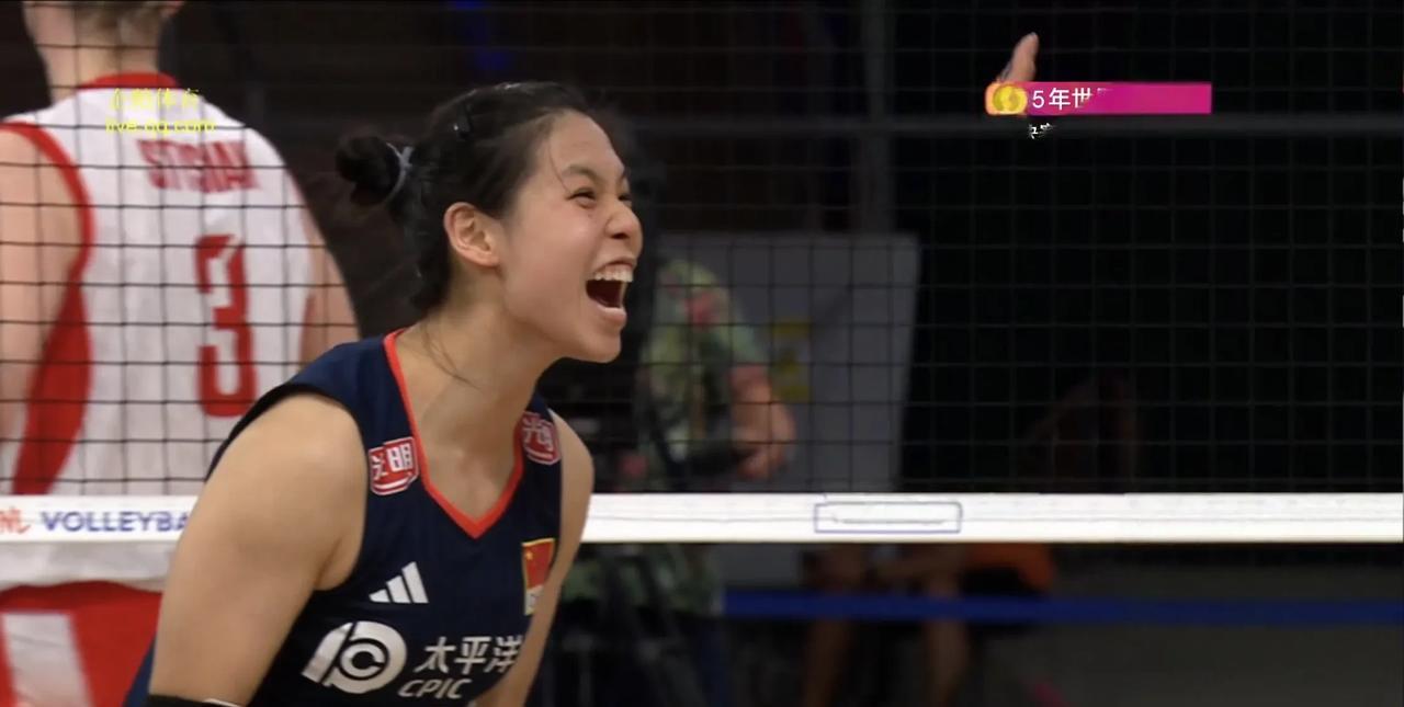 中国女排2-3不敌波兰女排：问题剖析与未来展望从比赛过程来看，首局中国女排发球