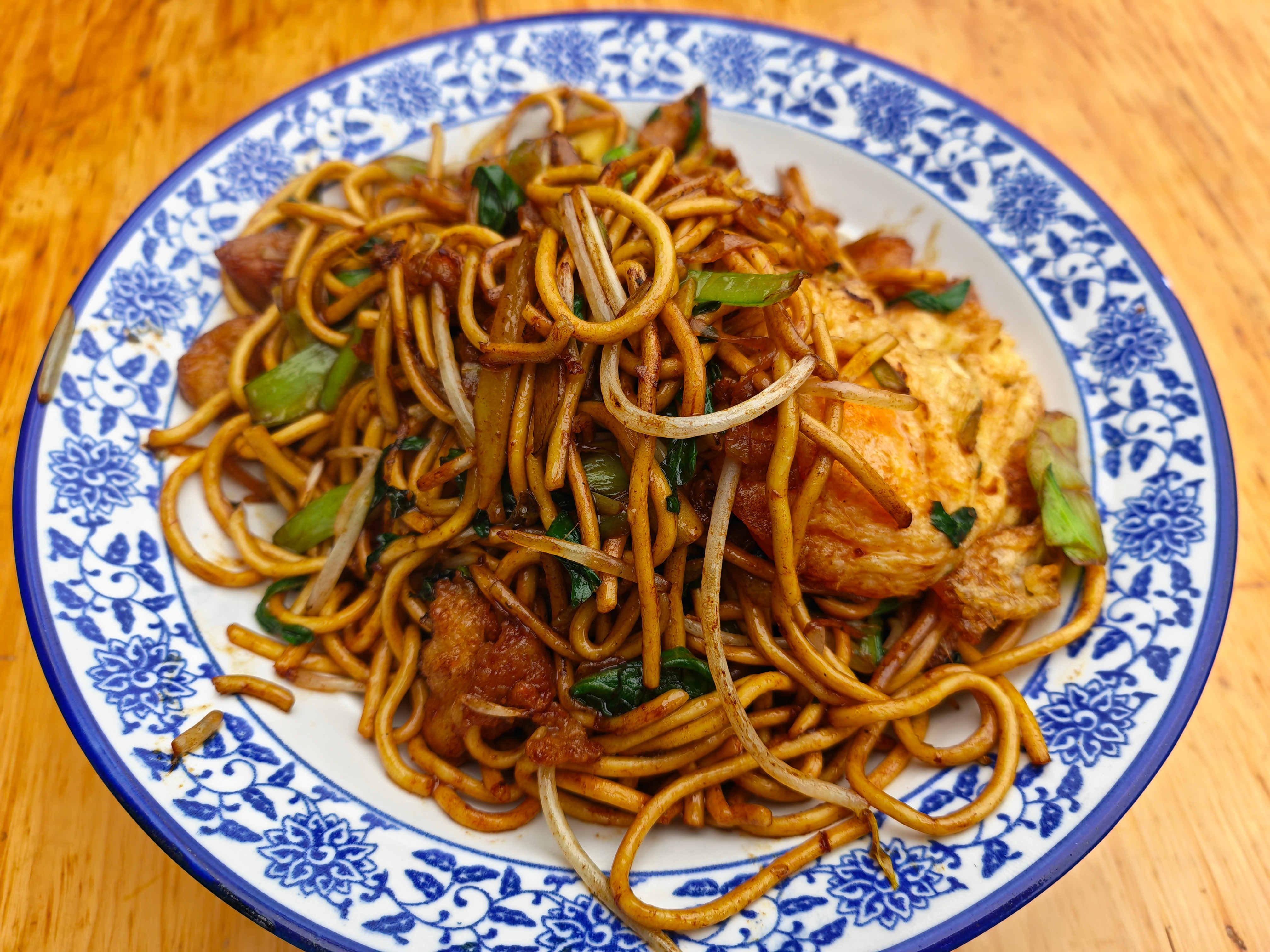 中午点了一碗炒面极少还保留着本地口味的面馆