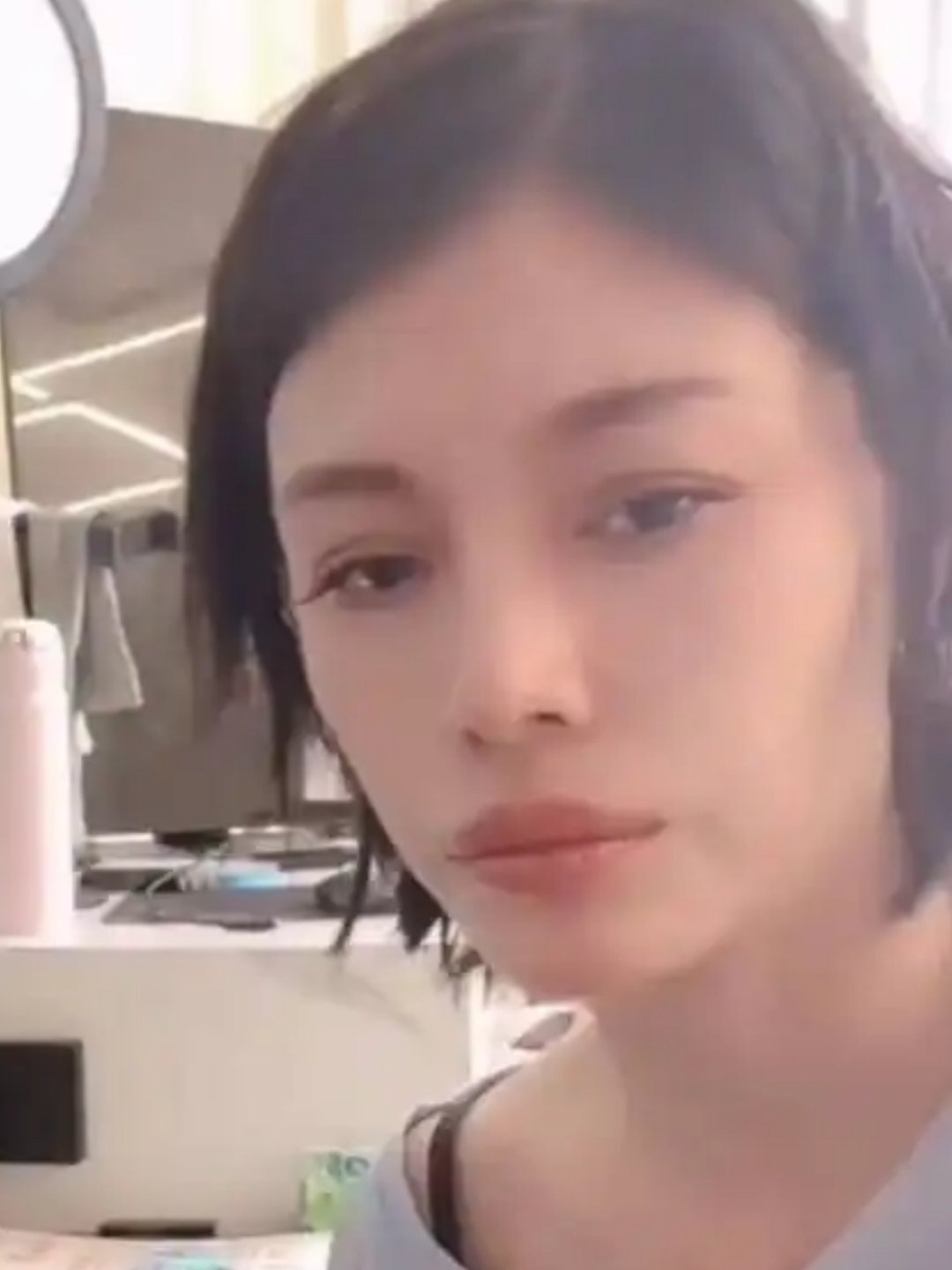 葛荟婕回应女儿小苹果不找她葛荟婕回应女儿小苹果不找她称：“我也很想姑娘，但是她