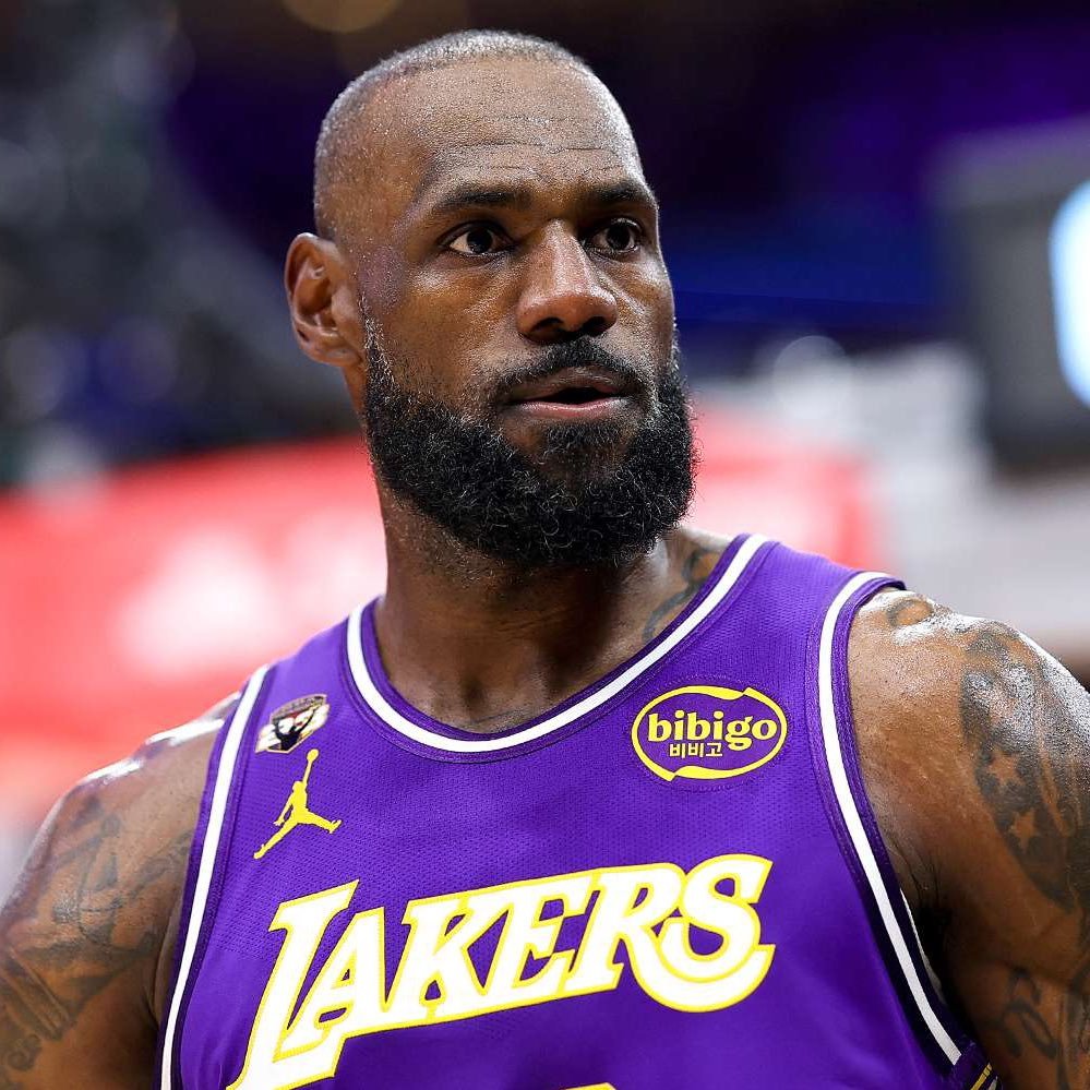 东契奇和里夫斯先后遭遇严重伤病，至少缺阵4-6周。原本若隐若现的一丝曙光，不到五