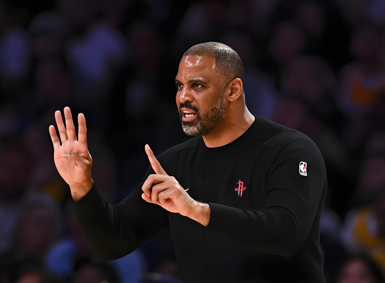 乌度卡辞职？别卖惨了，早该滚出休斯顿！别拿失眠、熬大夜、挨骂破防当遮羞布！