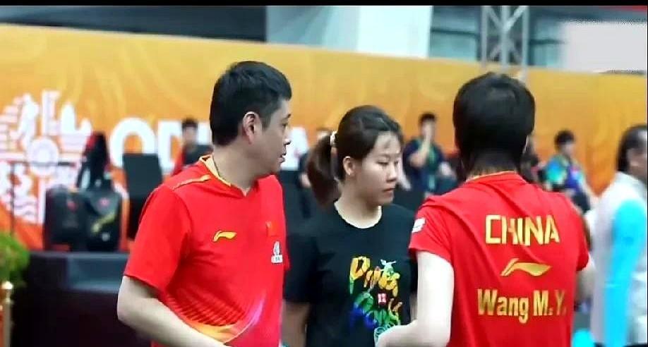 瓶装旧酒，但这次真不一样了。邱贻可拧瓶盖那一下，不是演给镜头看的。王曼昱打张