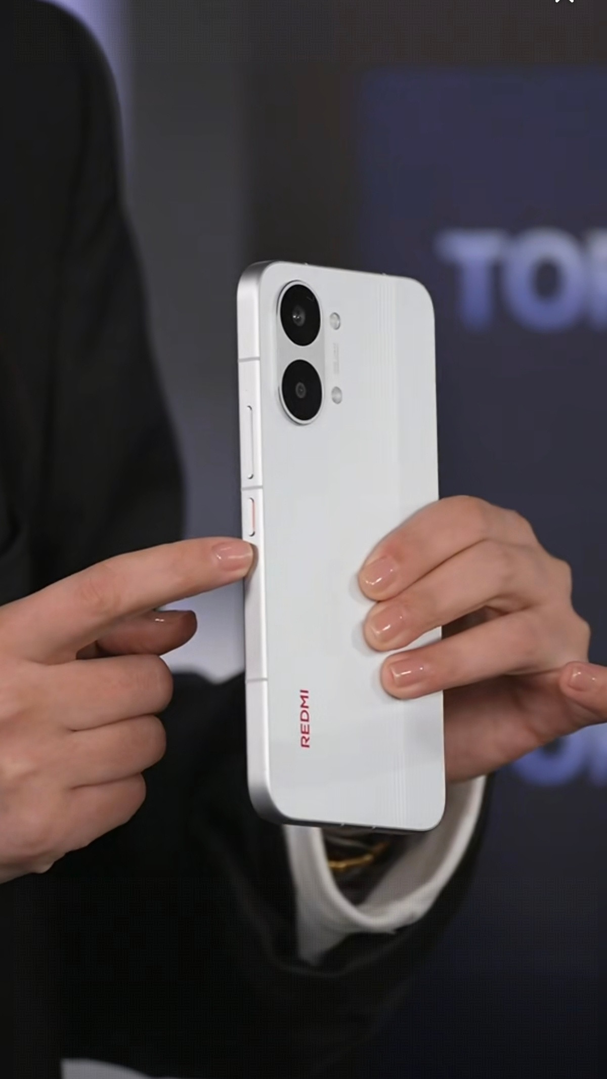 老魏上直播爆料了嗷，Turbo5Max还没有宣发的黑色白色，感觉怎么样？·黑