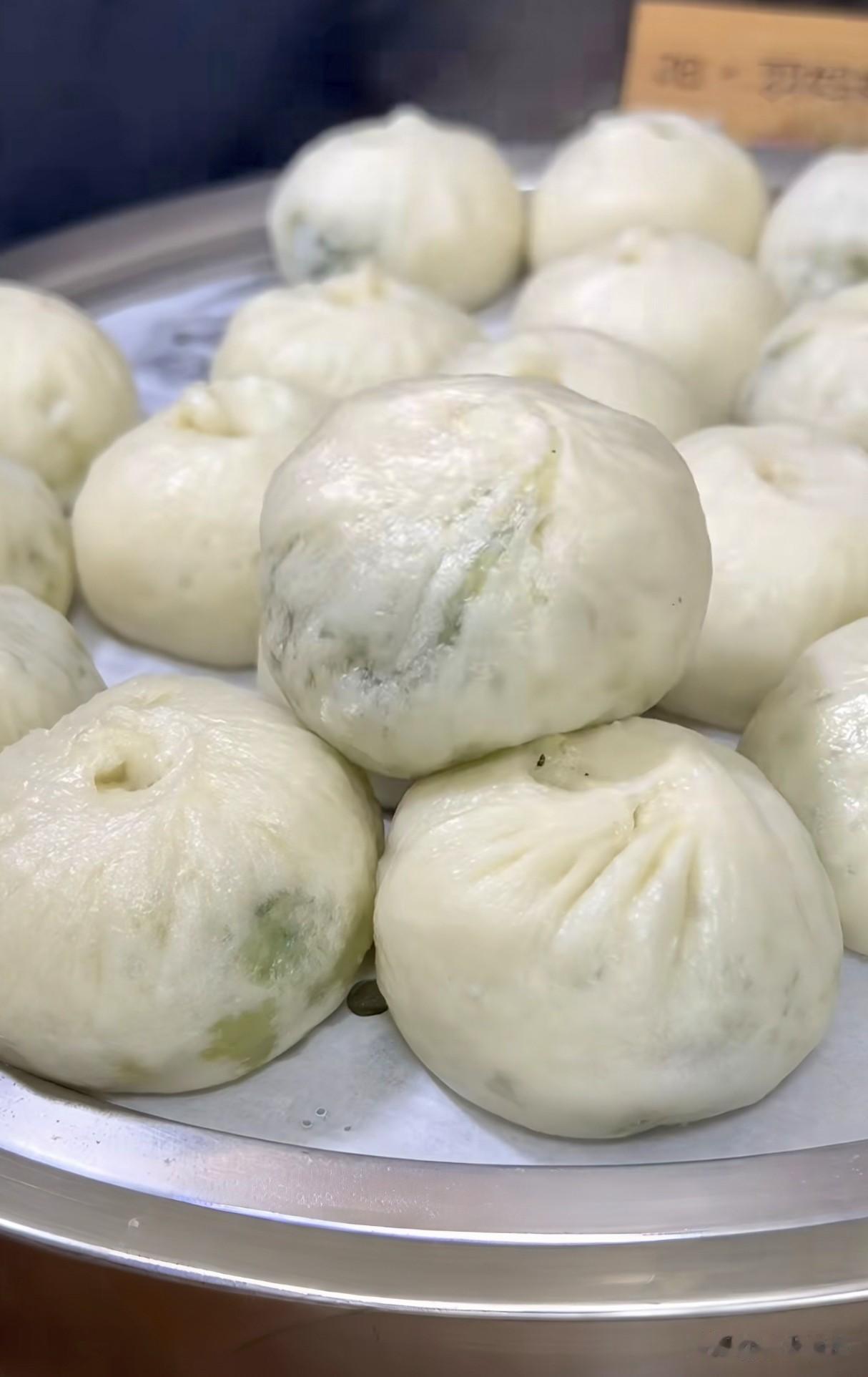 你家有没有孩子不爱吃肉包子，但是就爱吃包子皮的呀？平时在家蒸青菜包子，我总遇到两