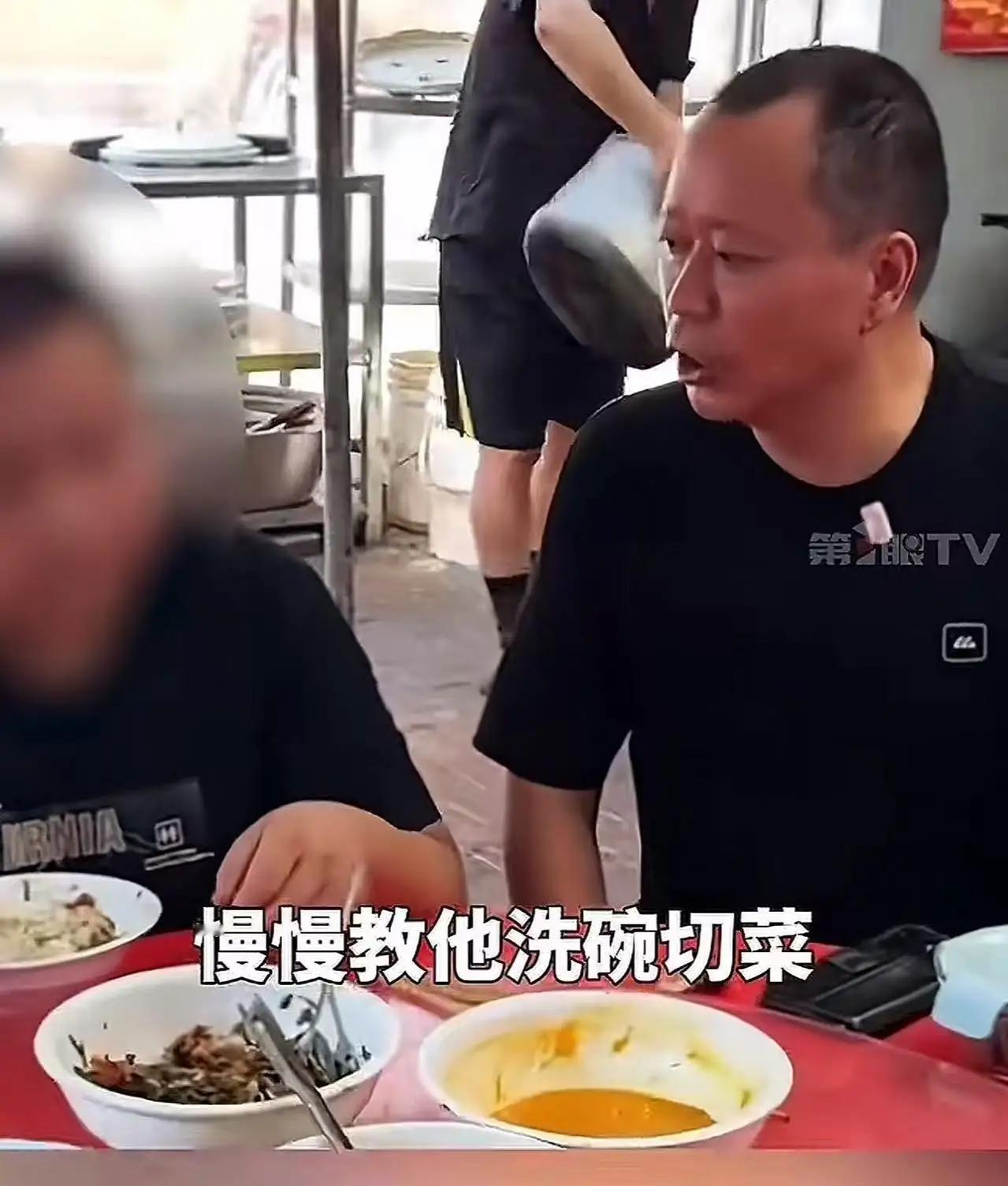“这才是应该评选感动中国的人物！”湖南icon，52岁男子临终前，将16岁的智力