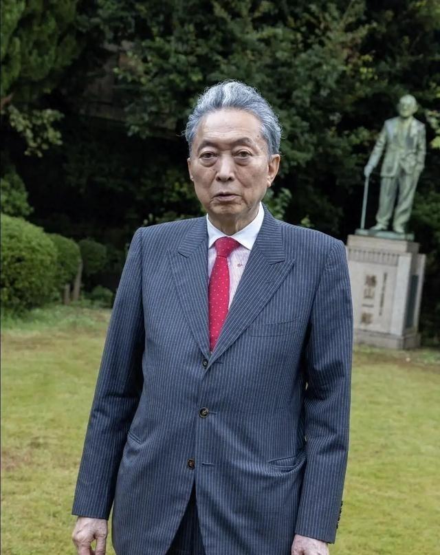 日本前首相曾经提醒高市：当年中国免掉千亿赔款，是因给日本立了个死规定，这笔钱按当