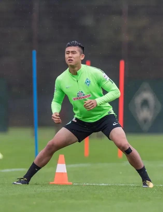 随着北京国安2-1长春亚泰，中超最新排名前八如下1、上海申花——32分2、成