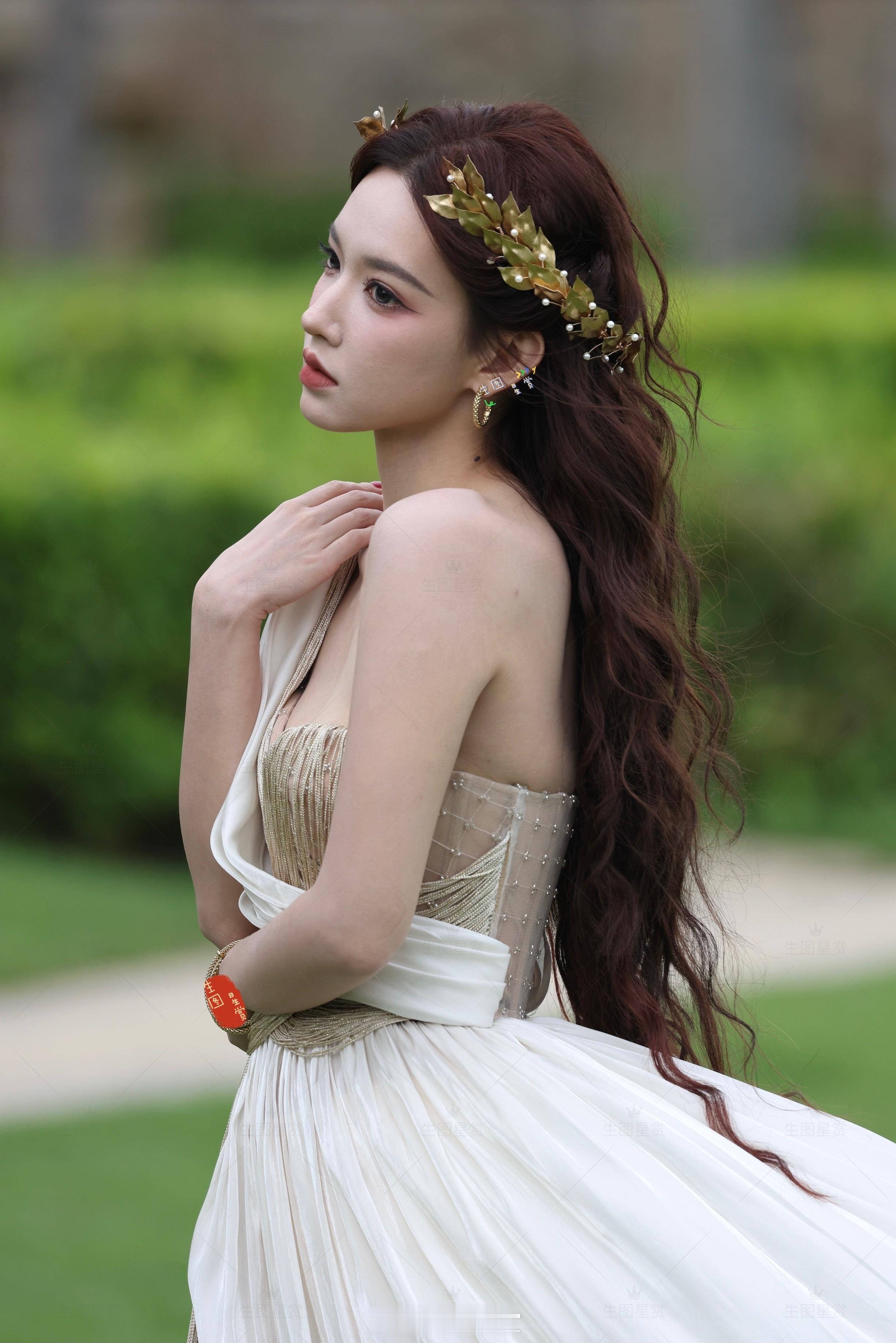 维纳斯女神程潇，今天美我一大跳费加罗超级假日红毯机位二生图掉落程潇复刻古希腊