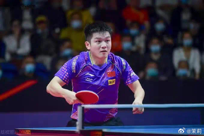 樊振东入围大本钟奖杰出青年候选人樊振东在27岁时成为乒乓球史上首位‌超级金满贯‌