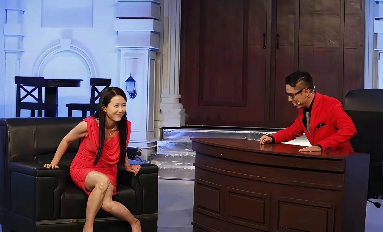 穿个裤子不好吗，非得这么穿裙子