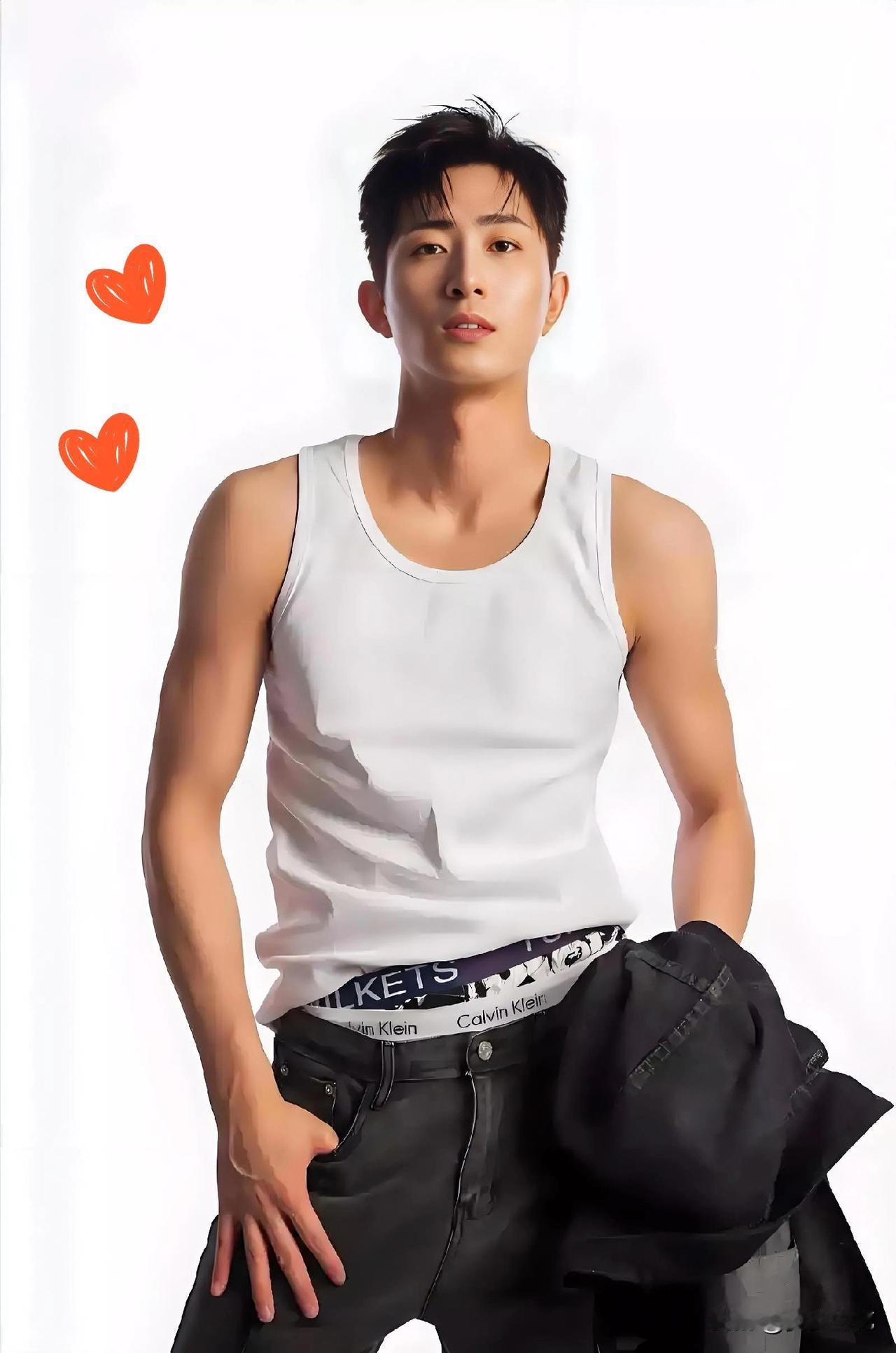 终于搞清楚了他火是有原因的原因很简单，明眼人都看得出来32岁的王凯沐