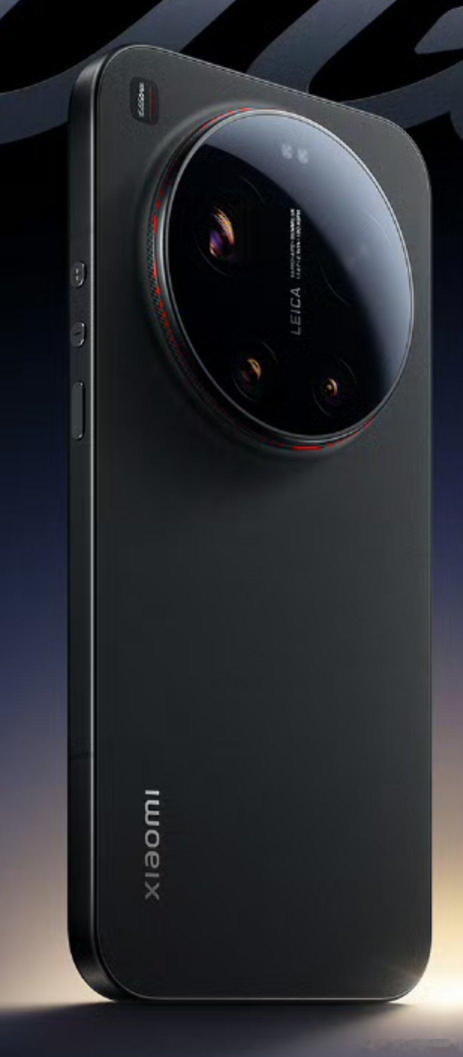 小米17ultra背壳右上角的Ultra是为了和左上角的XIAOMILOGO