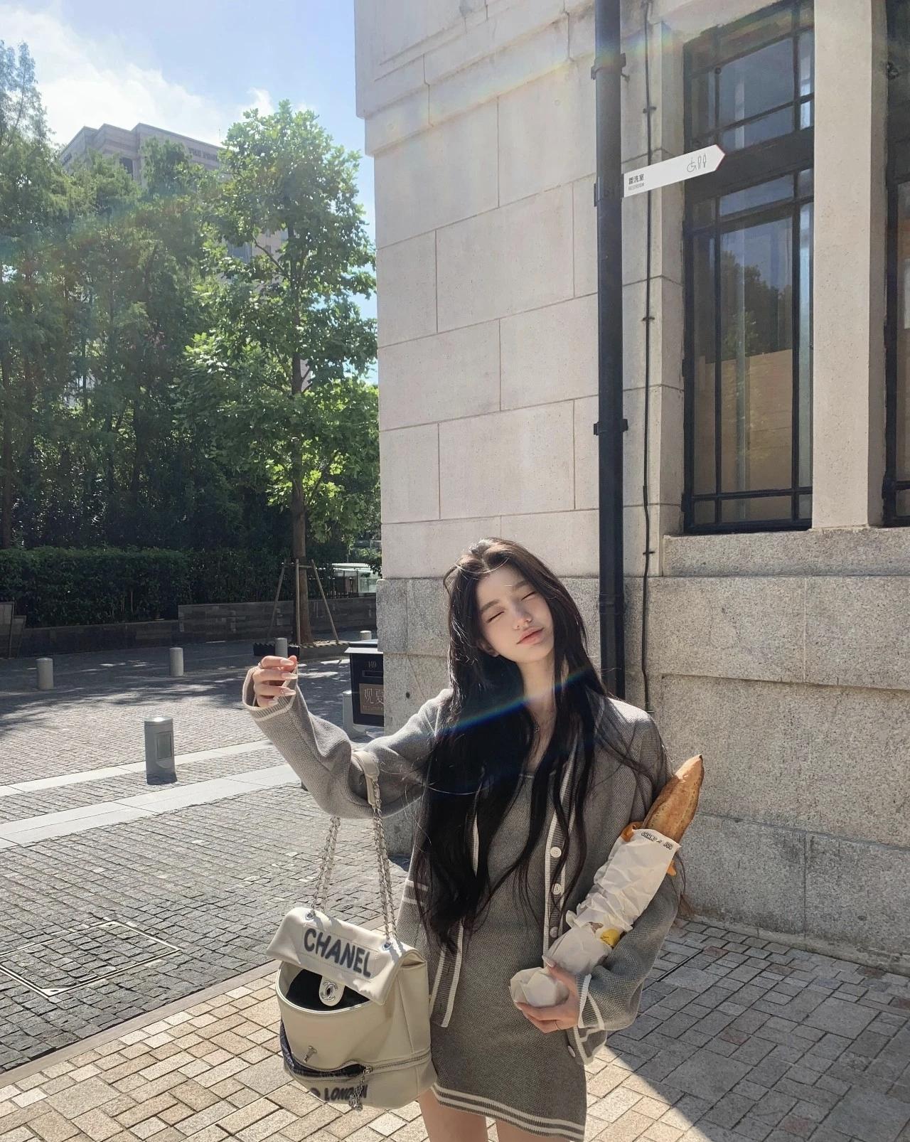 揣着法棍和快乐，在城市街角和阳光撞个满怀