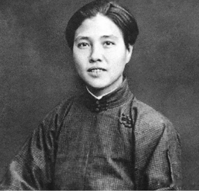 革命历史时期，我党10位女性领导人1、向警予蔡和森妻子。1922年7月，当