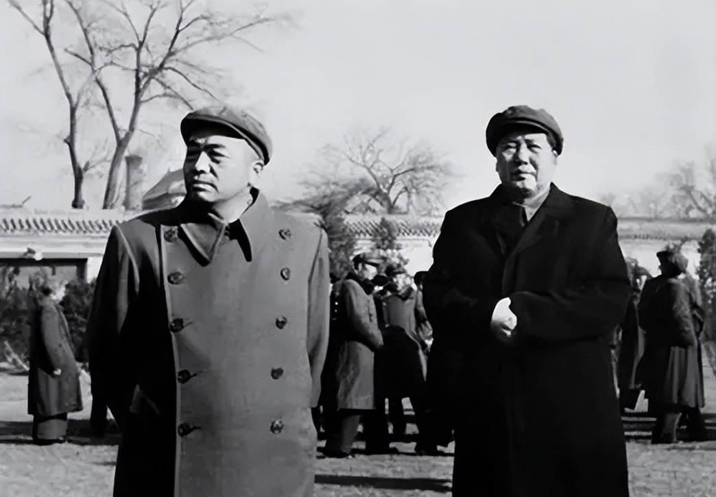 1965年彭德怀拒绝复出，亲自给毛主席写信，主席：你赶紧过来一趟。 1965