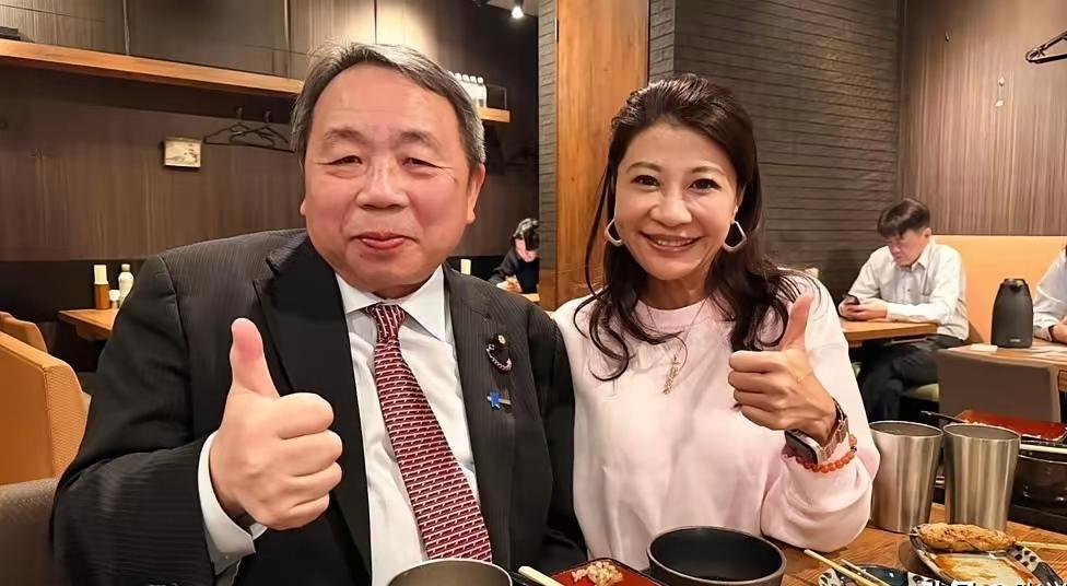 石平这个人是一千年也难出一个的稀有品种。充分证明林子大了，什么鸟都有。但是这个