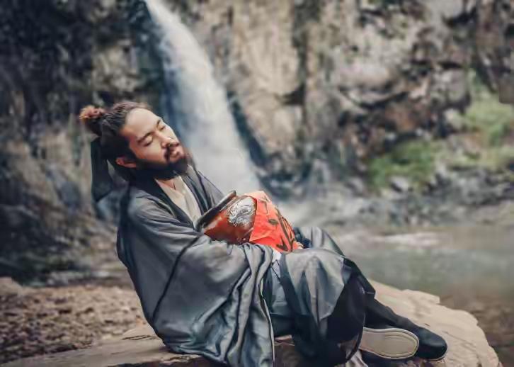 岁月不饶人上世纪八十年代，我前往盘龙三元坝村的付家坪生产队，勘测设计了一座装机