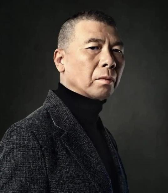 冯小刚的前妻张娣，是个了不起的女人，二人离婚的时候，张娣什么财产都没有要，直接签