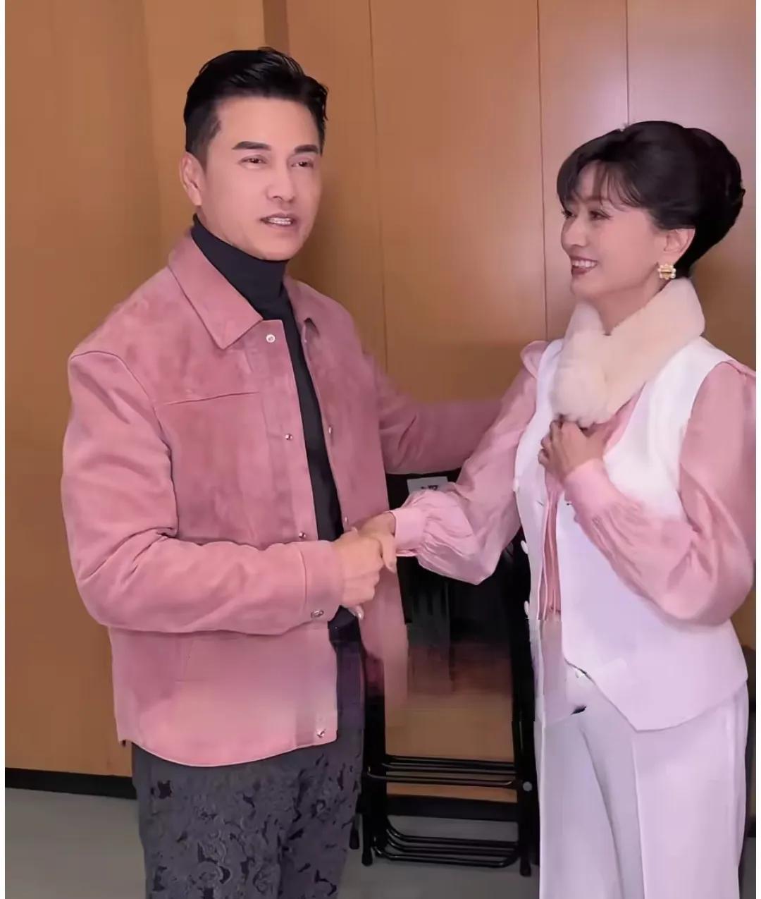 70多岁这样的状态，这两个保养的太好了。赵雅芝，吕良伟实力派演员。