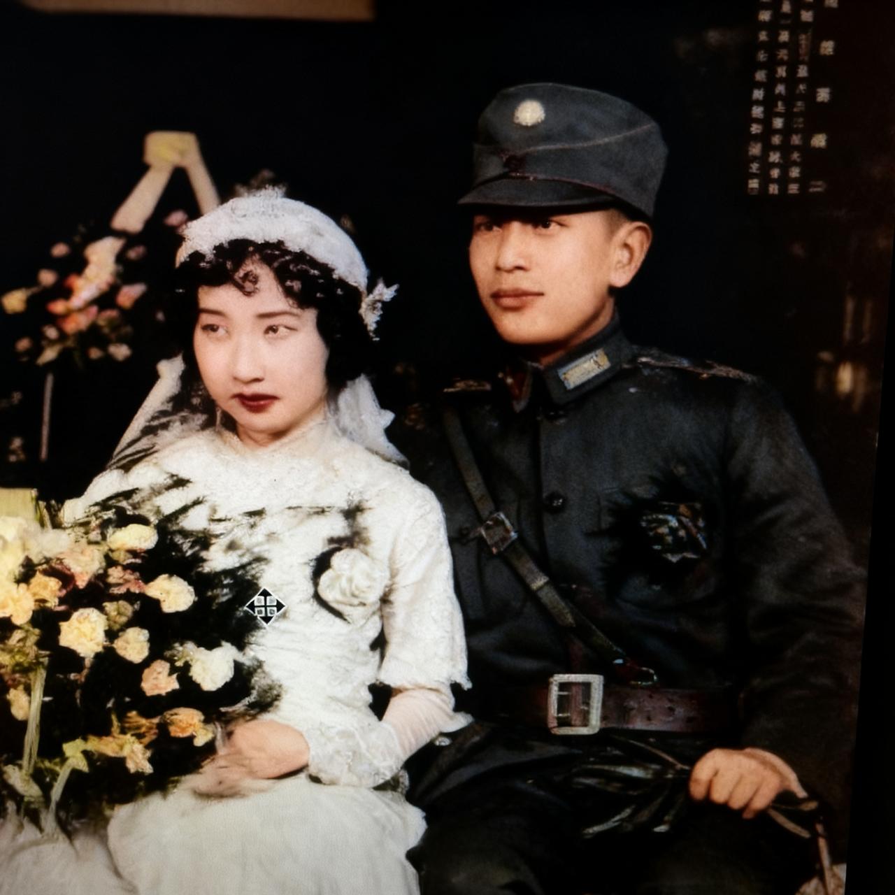 这是秦汉的父亲孙元良与吴懿辉，一张罕见合影。说起孙元良，想必大家并不陌生——这位